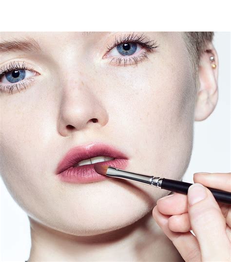 dior backstage lip brush|DIOR Backstage Retractable Lip Brush N°31 .